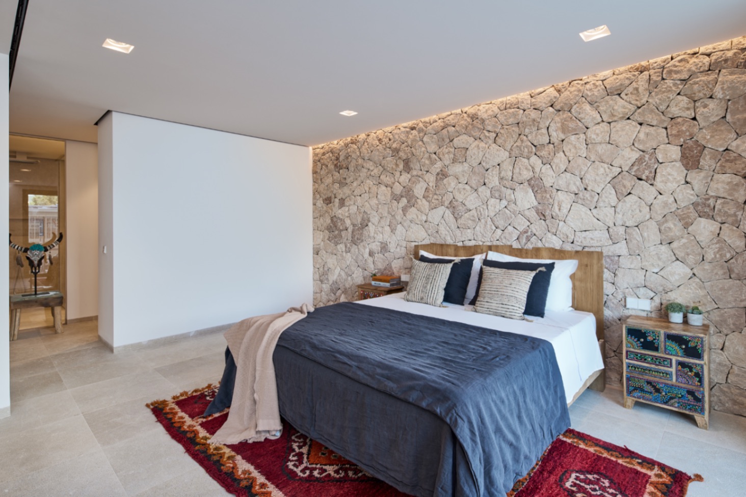 Vivir el Sueño de Ibiza: HIPPIEMENTS – Refinado Estilo de Vida Mediterráneo
