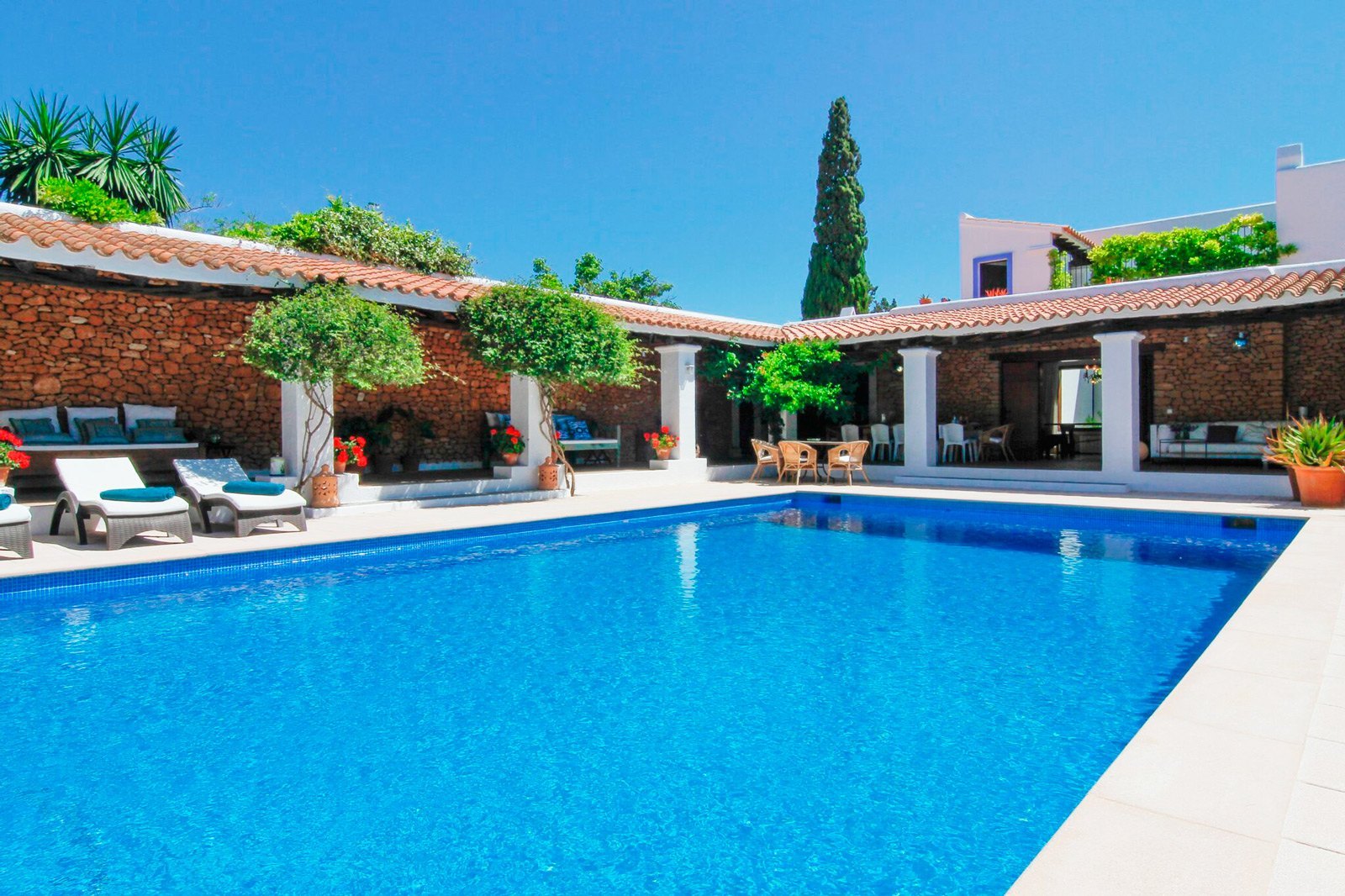 Casa en Puig D'en Valls con vistas a Dalt Vila, Ibiza.