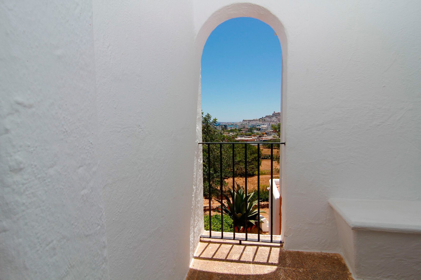 Casa en Puig D'en Valls con vistas a Dalt Vila, Ibiza.