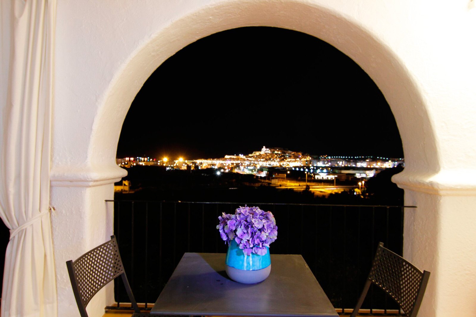 Casa en Puig D'en Valls con vistas a Dalt Vila, Ibiza.
