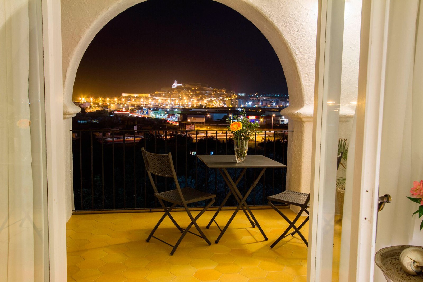 Casa en Puig D'en Valls con vistas a Dalt Vila, Ibiza.