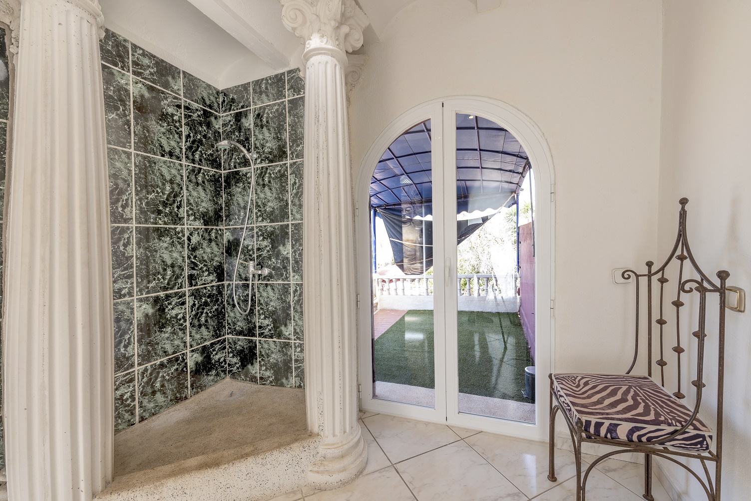 VILLA ALADIN CON LICENCIA TURÍSTICA SA CALETA