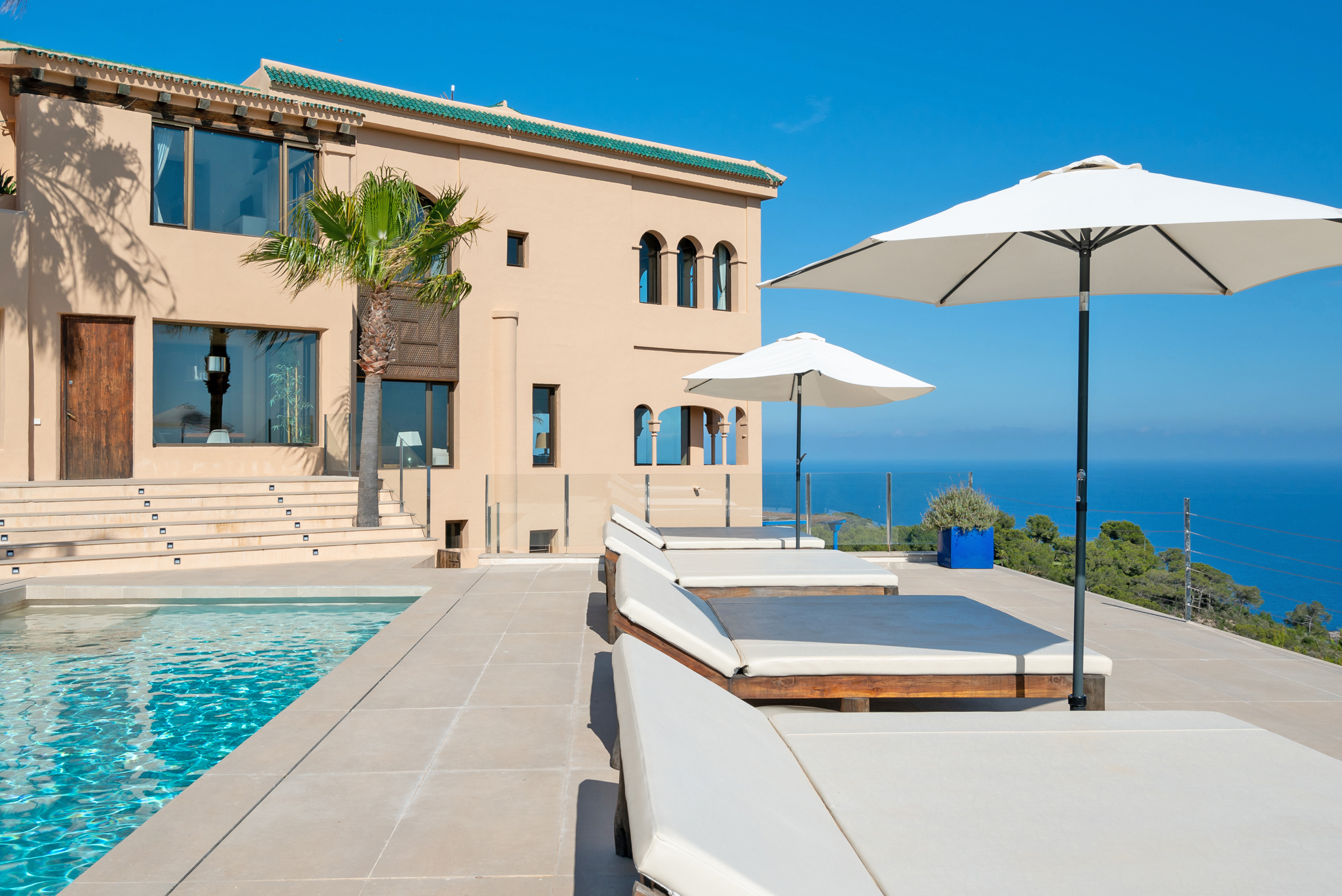 VILLA ALHAMBRA EN IBIZA