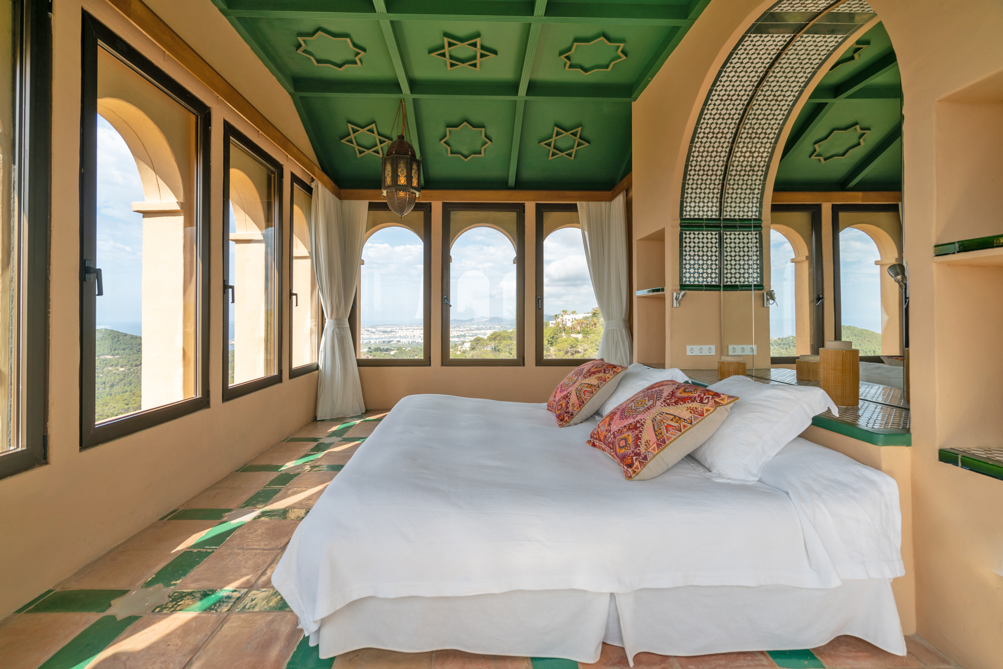 VILLA ALHAMBRA EN IBIZA