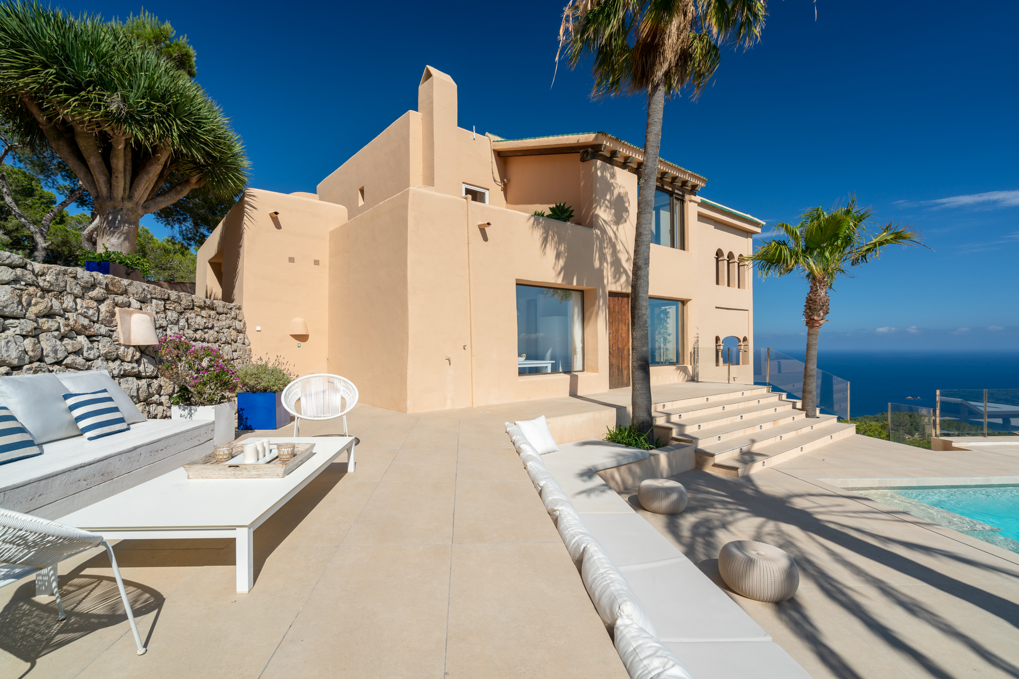 VILLA ALHAMBRA EN IBIZA