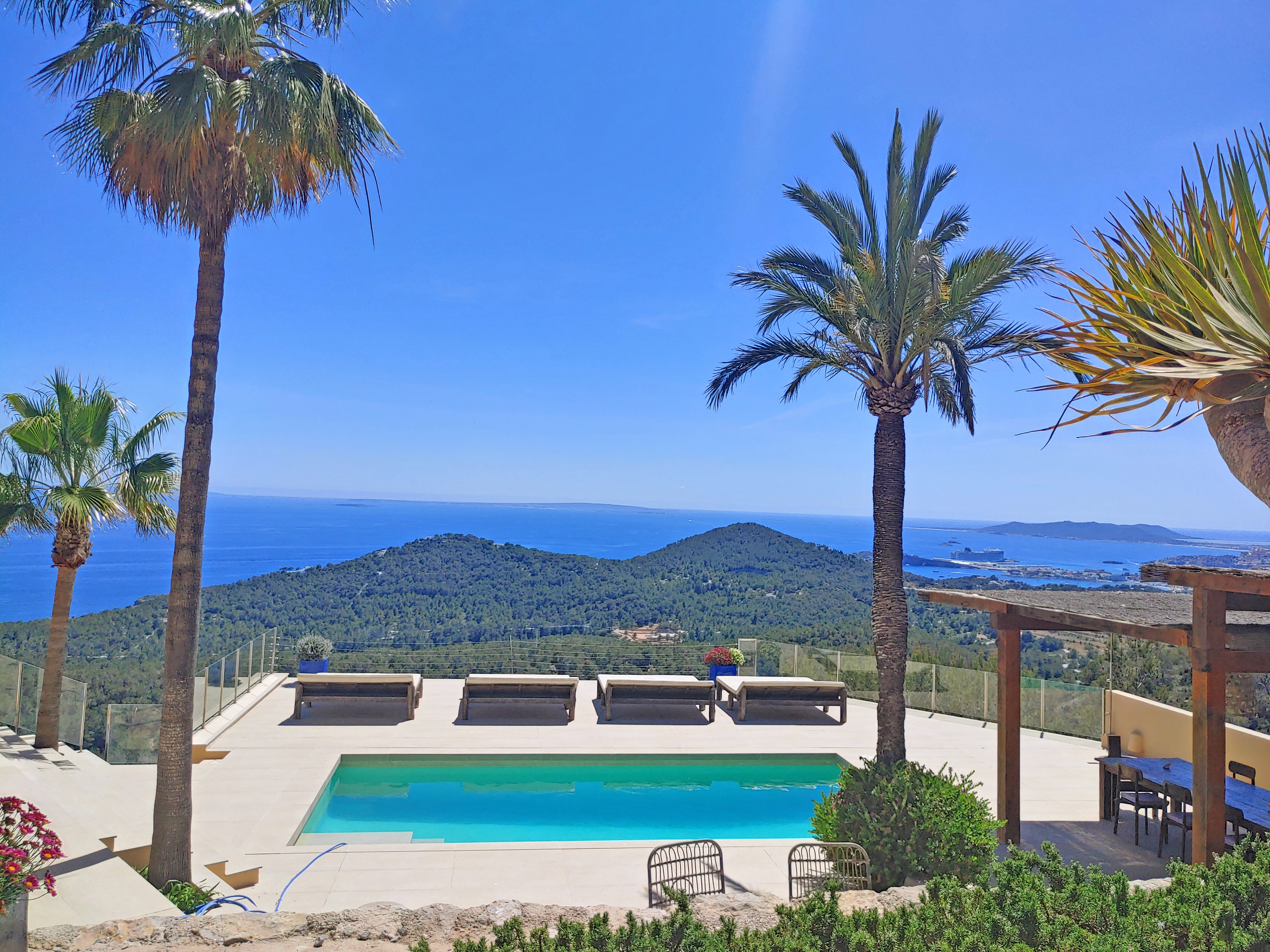 VILLA ALHAMBRA EN IBIZA